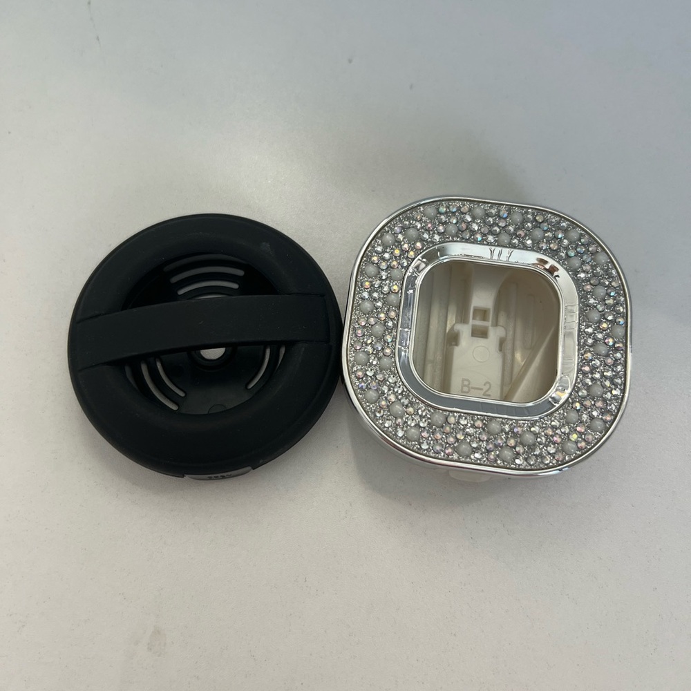 2 Bath & Body Works Car Visor Clip Fragrance Holders-Sparkly Pearls & Gems/Black - Picture 4 of 5